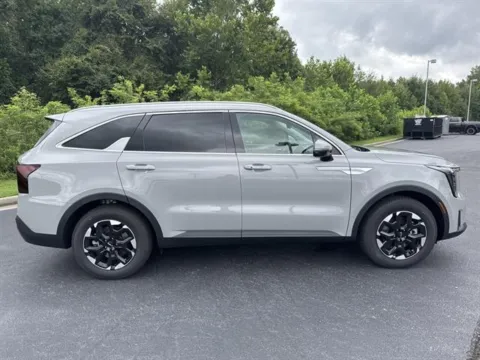 More photos of 2025 Kia Sorento S at Blackwell Kia, VA
