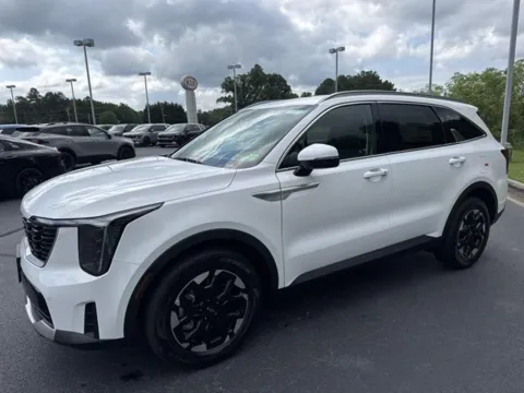 White 2025 Kia Sorento S for sale in Danville, VA