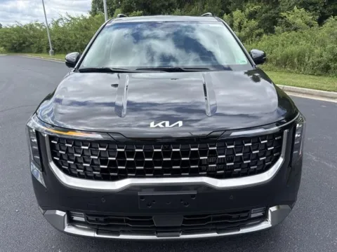 Photos of 2026 Kia Carnival Hybrid SX for sale in Danville, VA at Blackwell Kia