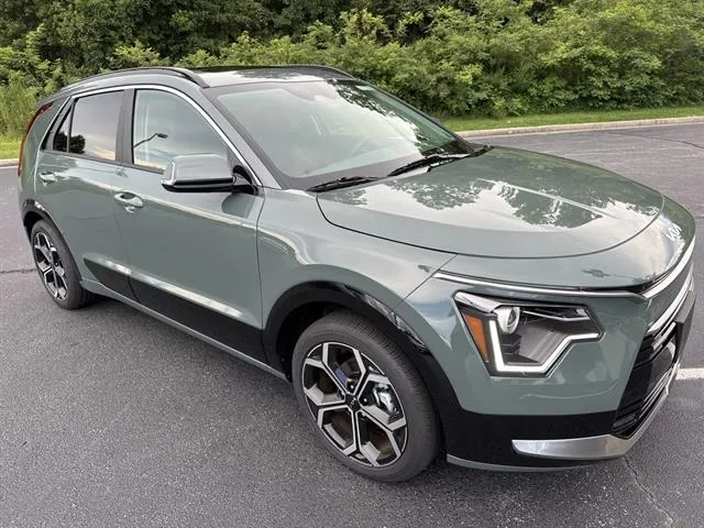 Green 2025 Kia Niro EX Touring for sale in Danville, VA
