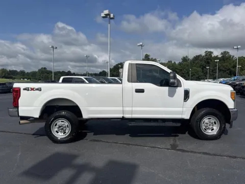 More photos of 2017 Ford Super Duty F-250 SRW XLT at Blackwell Kia, VA