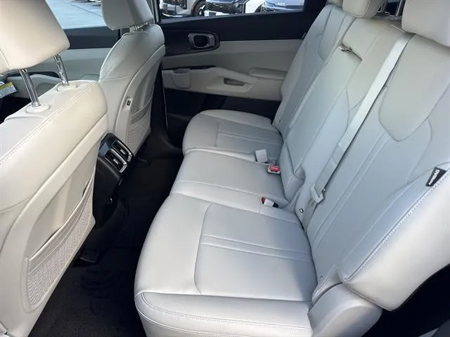 2026 Kia Sorento S photo 8