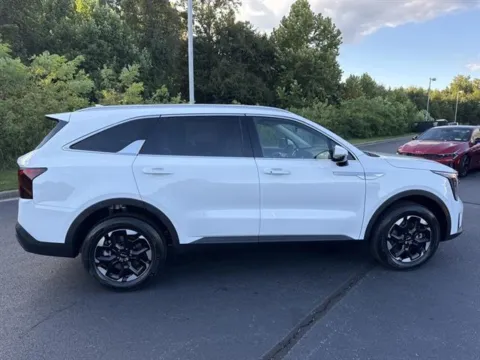 More photos of 2026 Kia Sorento S at Blackwell Kia, VA