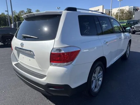 More photos of 2013 Toyota Highlander Limited at Blackwell Kia, VA