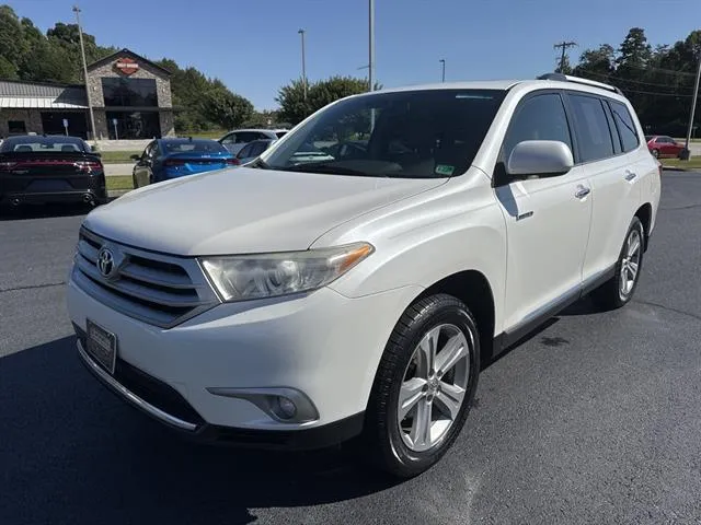 White 2013 Toyota Highlander Limited for sale in Danville, VA