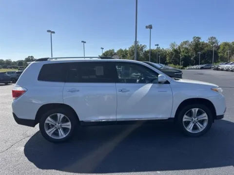 More photos of 2013 Toyota Highlander Limited at Blackwell Kia, VA