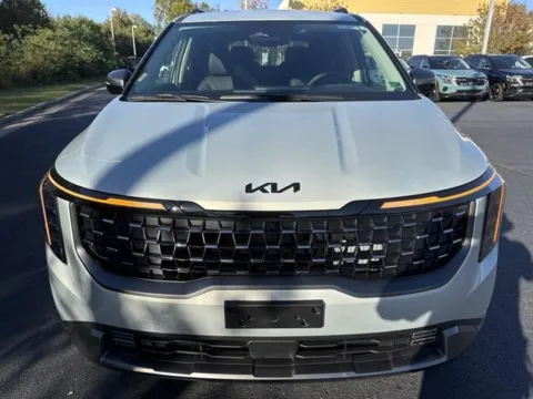 Photos of 2026 Kia Carnival Hybrid SX Prestige for sale in Danville, VA at Blackwell Kia