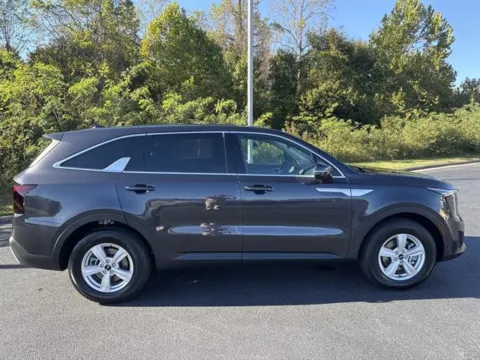 More photos of 2026 Kia Sorento LX at Blackwell Kia, VA