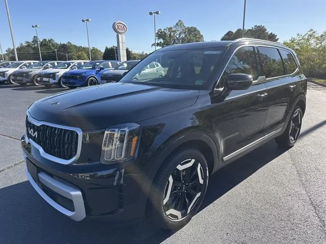 Black 2025 Kia Telluride EX for sale in Danville, VA