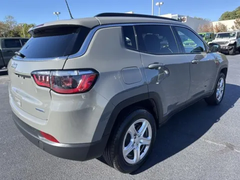 More photos of 2024 Jeep Compass Latitude at Blackwell Kia, VA