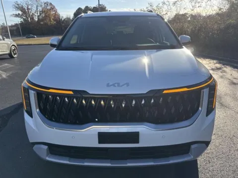 Photos of 2026 Kia Carnival Hybrid EX for sale in Danville, VA at Blackwell Kia