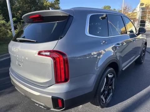 More photos of 2025 Kia Telluride S at Blackwell Kia, VA