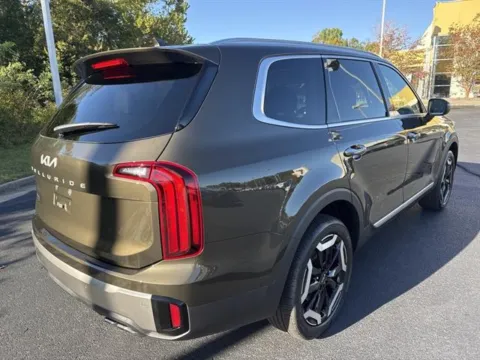 More photos of 2025 Kia Telluride S at Blackwell Kia, VA