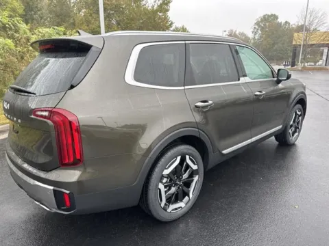 More photos of 2025 Kia Telluride S at Blackwell Kia, VA