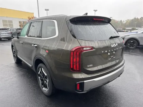 More photos of 2025 Kia Telluride S at Blackwell Kia, VA