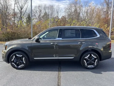 More photos of 2025 Kia Telluride S at Blackwell Kia, VA