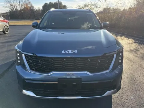 Photos of 2026 Kia Sorento Hybrid EX for sale in Danville, VA at Blackwell Kia