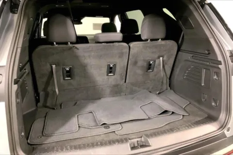 More photos of 2025 Chevrolet Traverse LT at Cable Dahmer Chevrolet of Kansas City, MO