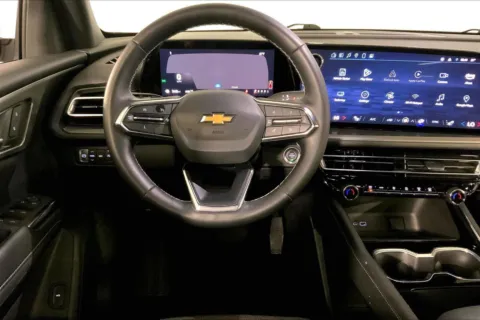 More photos of 2025 Chevrolet Traverse LT at Cable Dahmer Chevrolet of Kansas City, MO