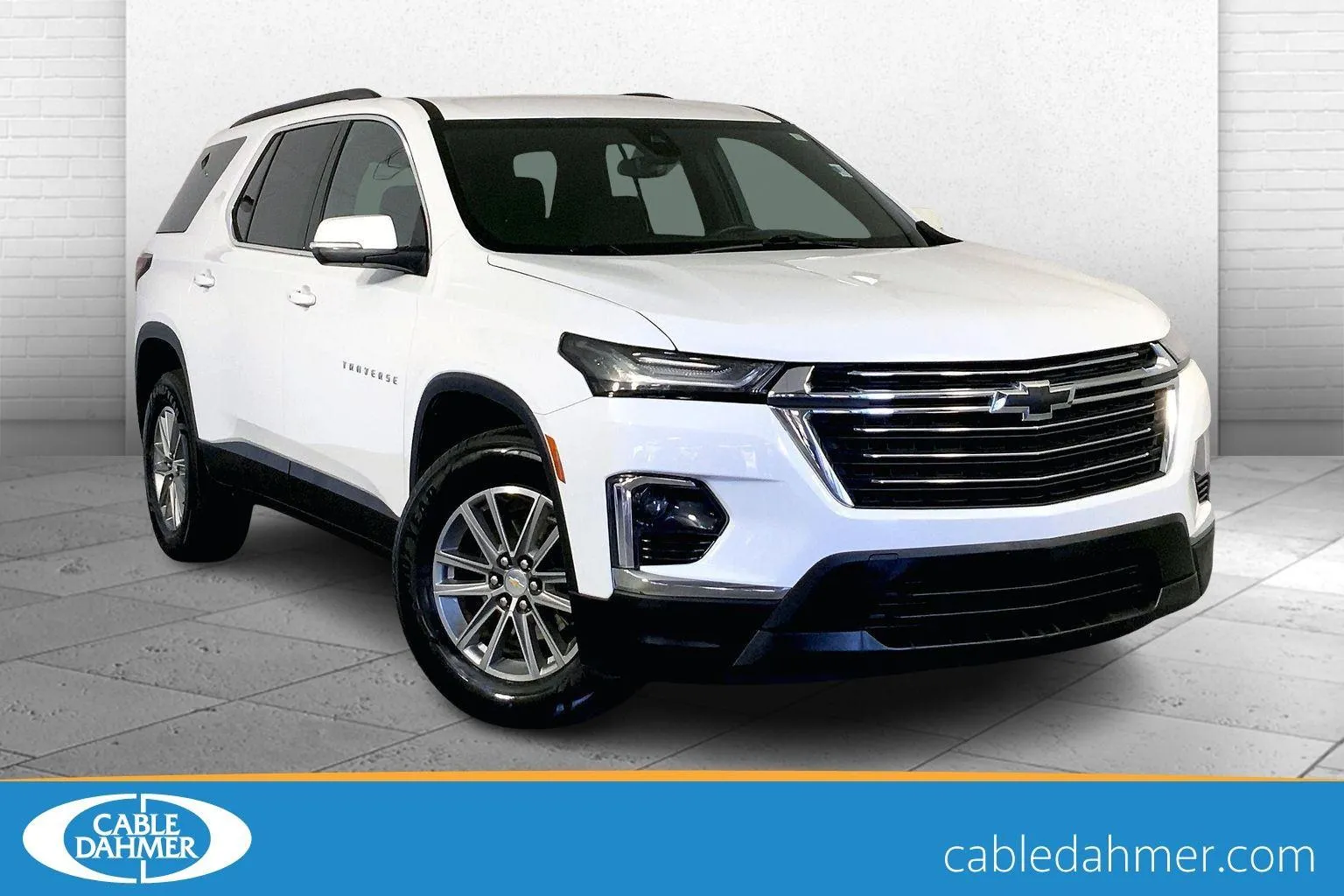 White 2023 Chevrolet Traverse LT Cloth for sale in Kansas City, MO