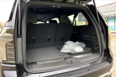 More photos of 2026 Chevrolet Suburban Premier at Cable Dahmer Chevrolet of Kansas City, MO