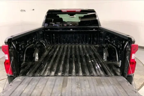 More photos of 2023 Chevrolet Silverado 1500 LT (2FL) at Cable Dahmer Chevrolet of Kansas City, MO