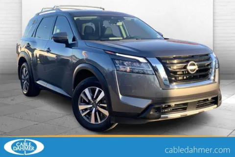 Gray 2024 Nissan Pathfinder SL for sale in Kansas City, MO