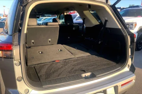 More photos of 2024 Nissan Pathfinder SL at Cable Dahmer Chevrolet of Kansas City, MO