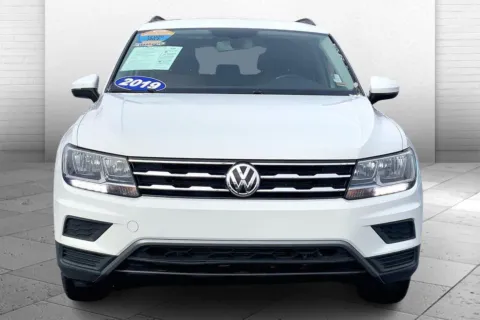 Photos of 2019 Volkswagen Tiguan SE for sale in Kansas City, MO at Cable Dahmer Chevrolet of Kansas City
