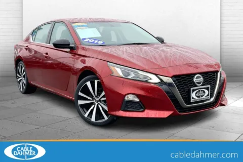 Red 2019 Nissan Altima 2.5 SR for sale in Kansas City, MO