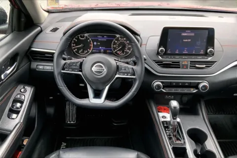 More photos of 2019 Nissan Altima 2.5 SR at Cable Dahmer Chevrolet of Kansas City, MO