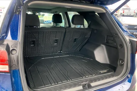 More photos of 2022 Chevrolet Equinox LT at Cable Dahmer Chevrolet of Kansas City, MO