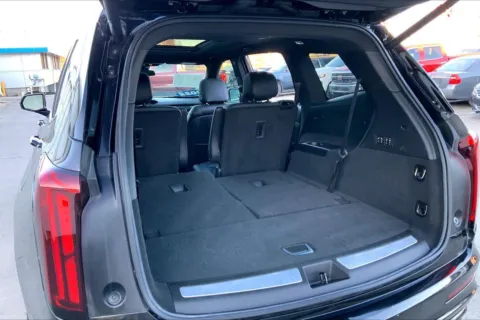 More photos of 2022 Cadillac XT6 Premium Luxury at Cable Dahmer Chevrolet of Kansas City, MO