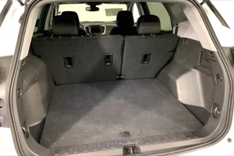 More photos of 2024 GMC Terrain SLE at Cable Dahmer Chevrolet of Kansas City, MO