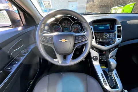 More photos of 2015 Chevrolet Cruze LT at Cable Dahmer Chevrolet of Kansas City, MO