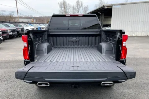 More photos of 2026 Chevrolet Silverado 1500 LT Trail Boss at Cable Dahmer Chevrolet of Kansas City, MO