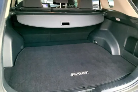 More photos of 2019 Toyota RAV4 LE at Cable Dahmer Chevrolet of Kansas City, MO