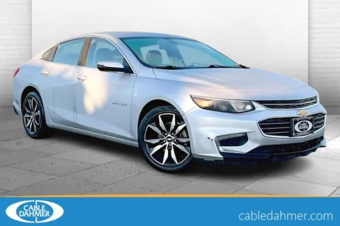 Silver 2018 Chevrolet Malibu LT for sale in Kansas City, MO