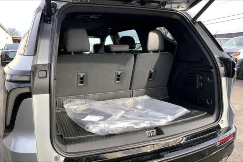 More photos of 2026 Chevrolet Traverse RS at Cable Dahmer Chevrolet of Kansas City, MO