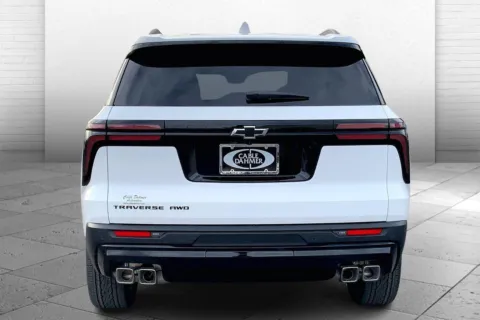 More photos of 2026 Chevrolet Traverse LT at Cable Dahmer Chevrolet of Kansas City, MO