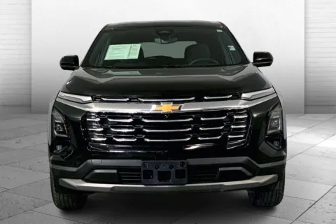 Photos of 2025 Chevrolet Equinox LT for sale in Kansas City, MO at Cable Dahmer Chevrolet of Kansas City