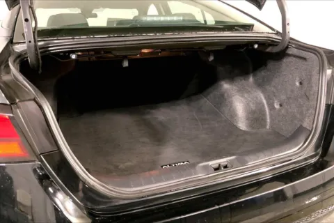 More photos of 2024 Nissan Altima 2.5 SV at Cable Dahmer Chevrolet of Kansas City, MO