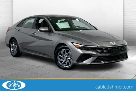 Gray 2024 Hyundai Elantra SEL for sale in Kansas City, MO