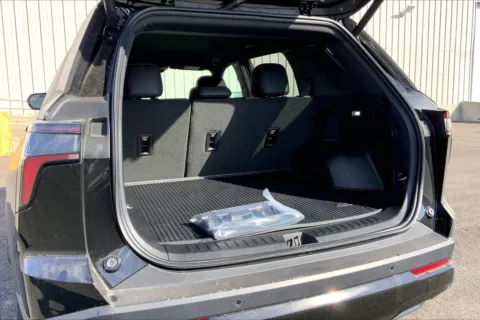 More photos of 2026 Chevrolet Equinox RS at Cable Dahmer Chevrolet of Kansas City, MO