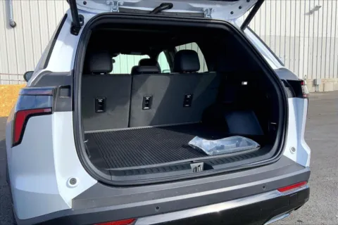 More photos of 2026 Chevrolet Equinox RS at Cable Dahmer Chevrolet of Kansas City, MO