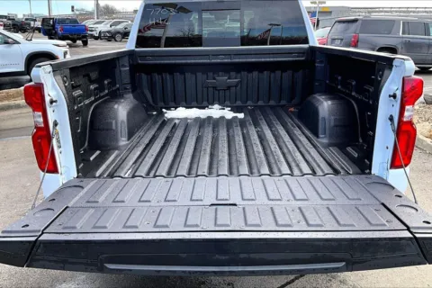 More photos of 2026 Chevrolet Silverado 1500 High Country at Cable Dahmer Chevrolet of Kansas City, MO