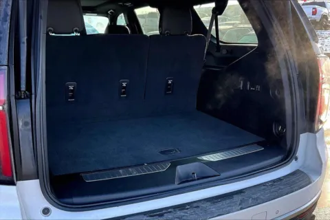 More photos of 2021 Chevrolet Suburban High Country at Cable Dahmer Chevrolet of Kansas City, MO