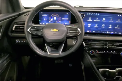 More photos of 2025 Chevrolet Traverse LT at Cable Dahmer Chevrolet of Kansas City, MO