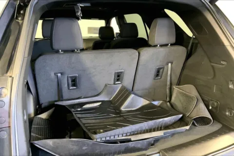 More photos of 2023 Chevrolet Traverse LT Cloth at Cable Dahmer Chevrolet of Kansas City, MO