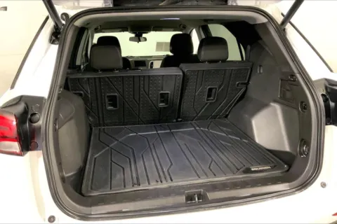 More photos of 2024 Chevrolet Equinox LT at Cable Dahmer Chevrolet of Kansas City, MO